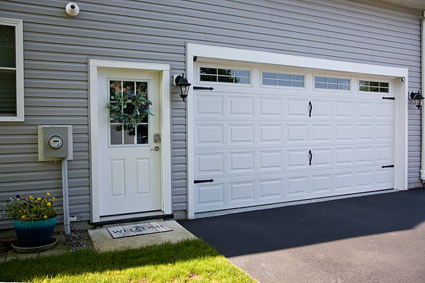 24/7 Emergency Garage Door Panel Replacement experts in Weldon, CA